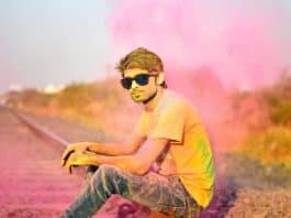 how to remove holi color from face
